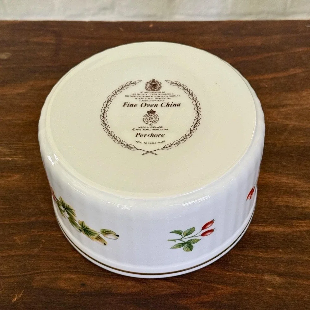 Royal Worcester Pershore Fine Oven Safe Souffle Botanical Floral 1978 England
